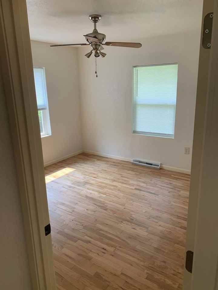 807 Fairgrounds Road - Photo 3 of 7