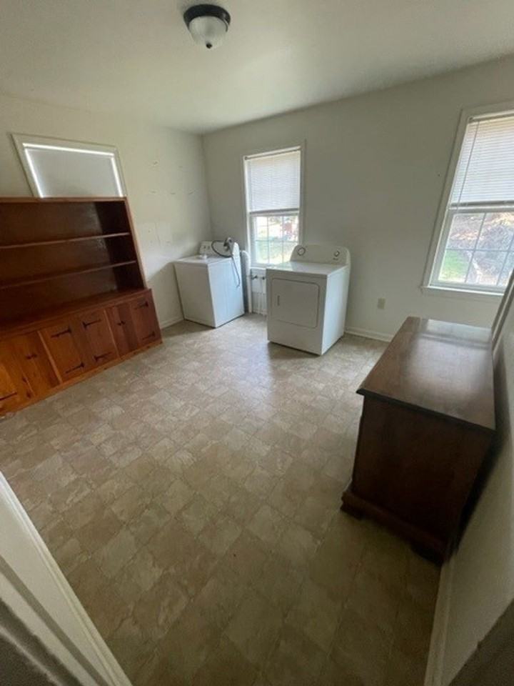 115 Cumberland St - Photo 2 of 7