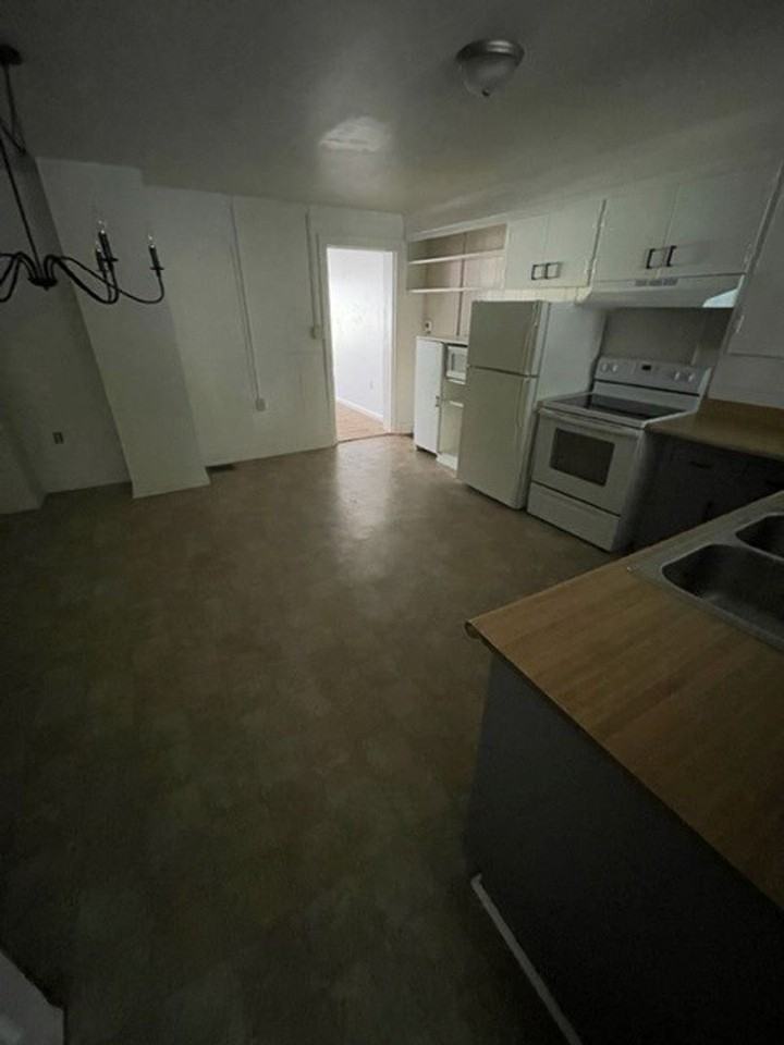 115 Cumberland St - Photo 3 of 7