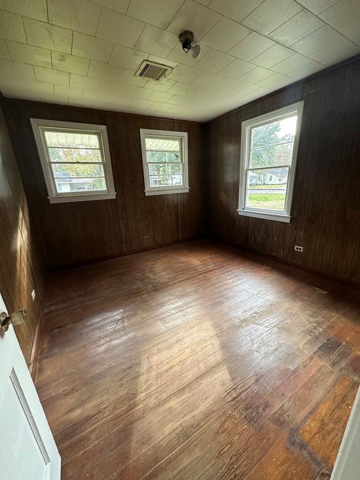 606 Wilmuth Street - Photo 4 of 9