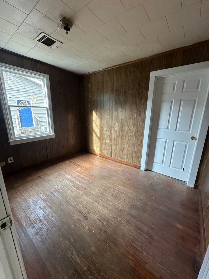 606 Wilmuth Street - Photo 5 of 9