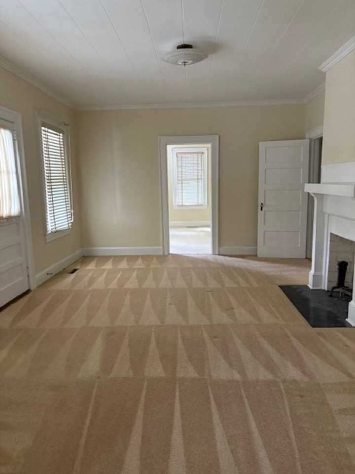 104 E Capitola Ave - Photo 7 of 15