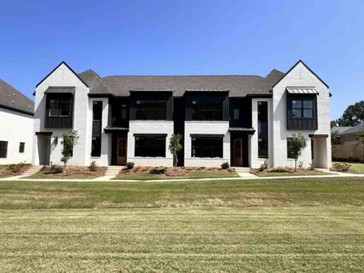 30 Lynn Lane #1002 - Photo 2 of 31