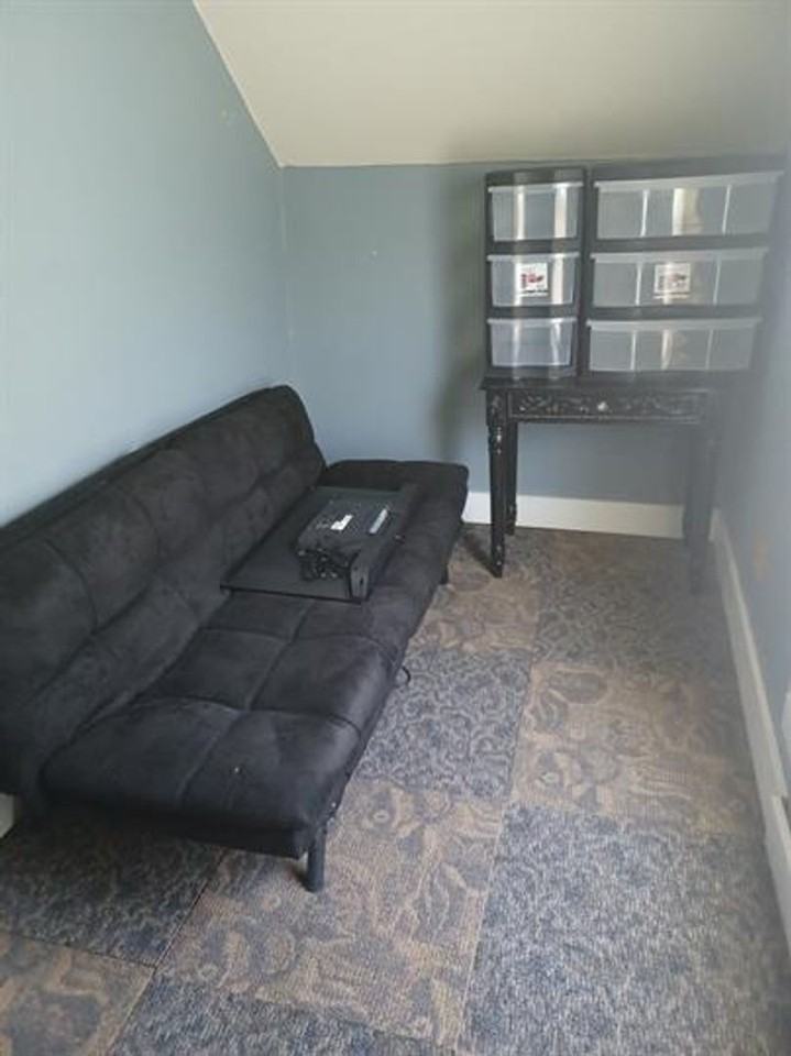 338 Hattie Street - Photo 4 of 15