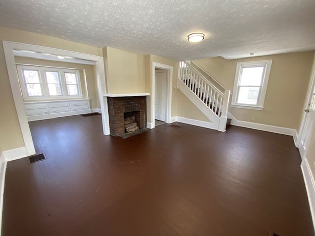 413 Stanton Ave - Photo 2 of 13