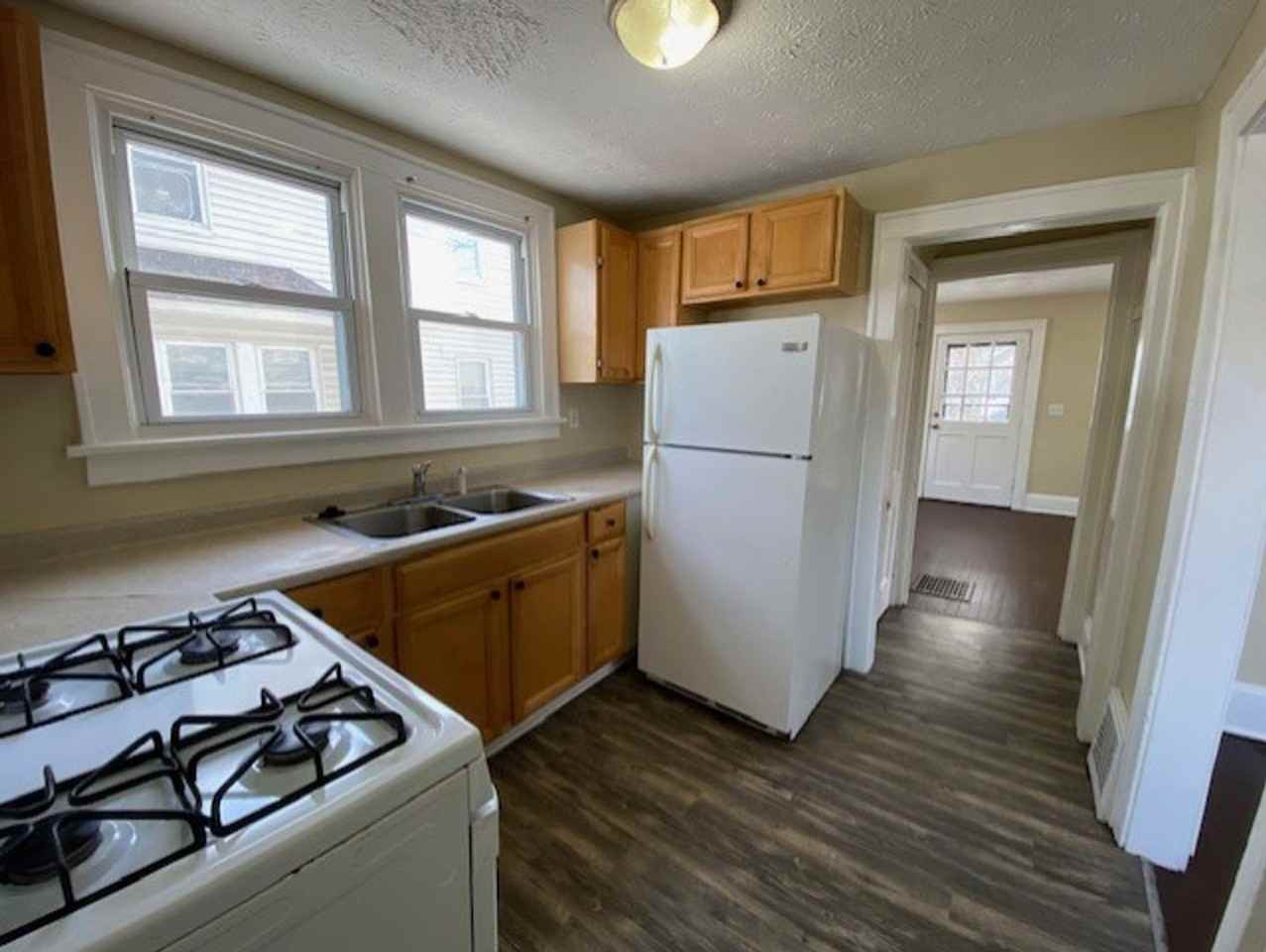 413 Stanton Ave - Photo 6 of 13