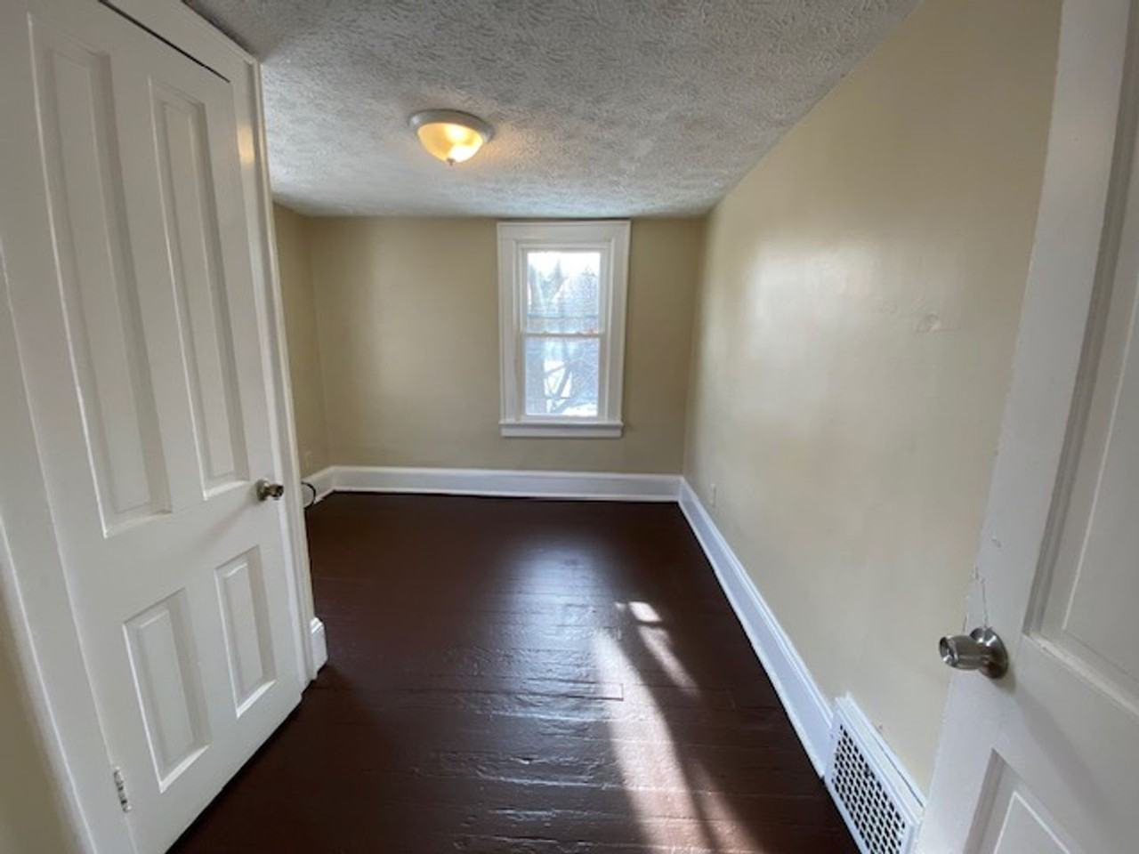 413 Stanton Ave - Photo 7 of 13