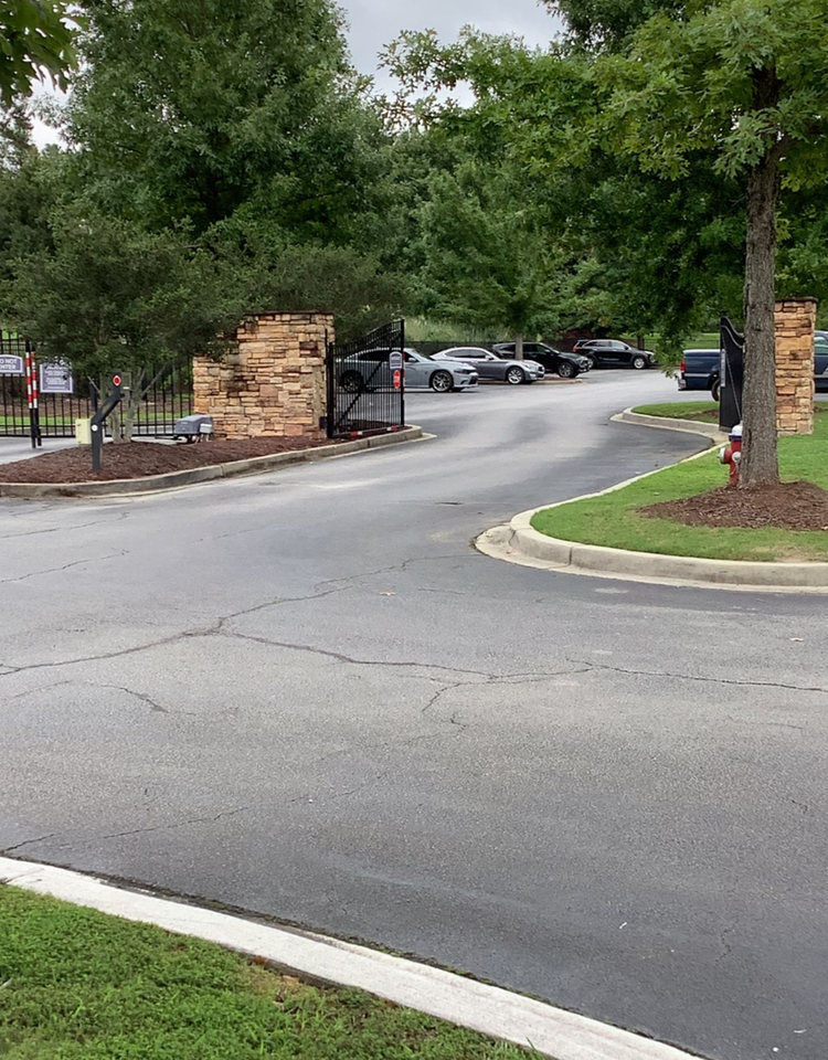 1460 Oakcrest Road - Photo 2 of 21