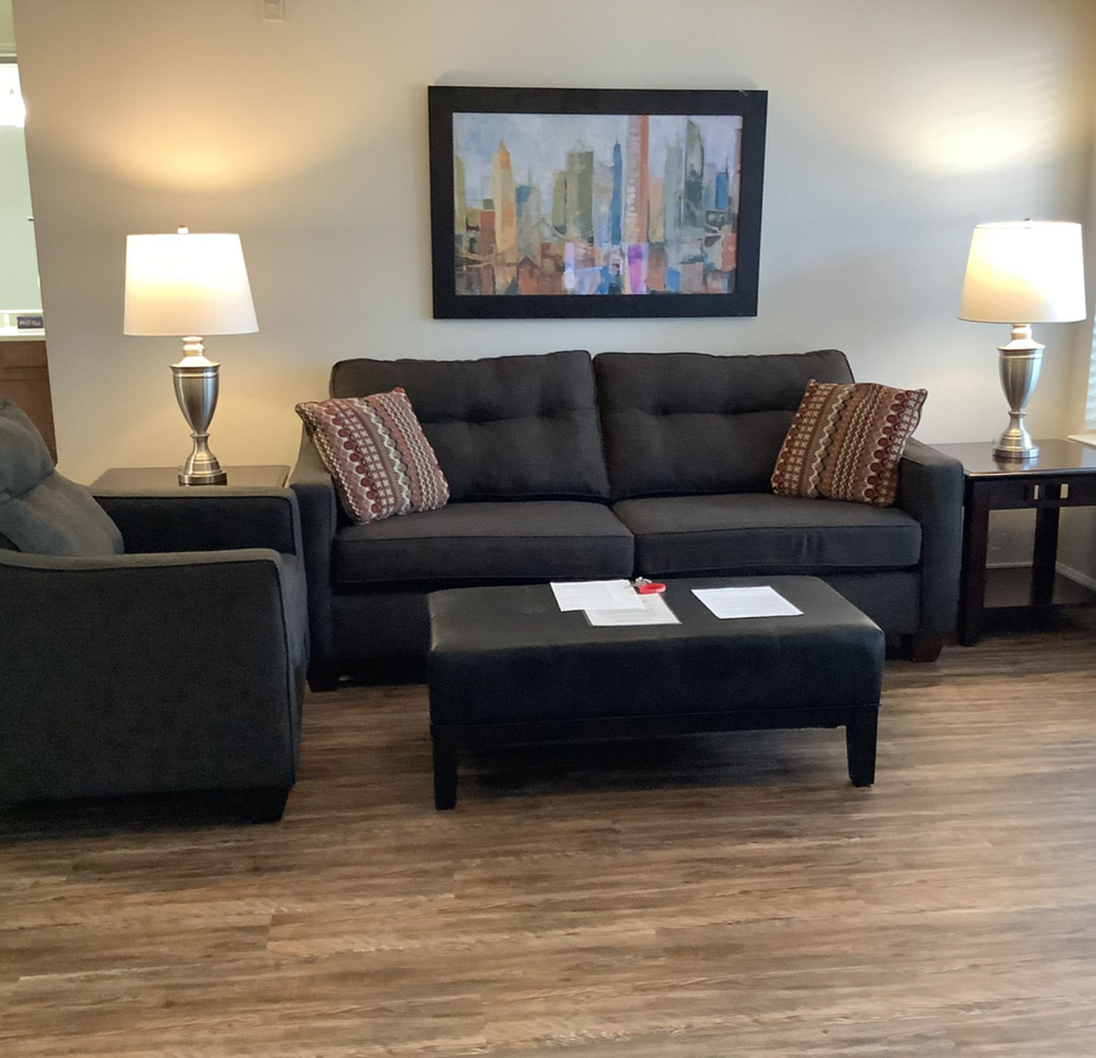 1460 Oakcrest Road - Photo 4 of 21