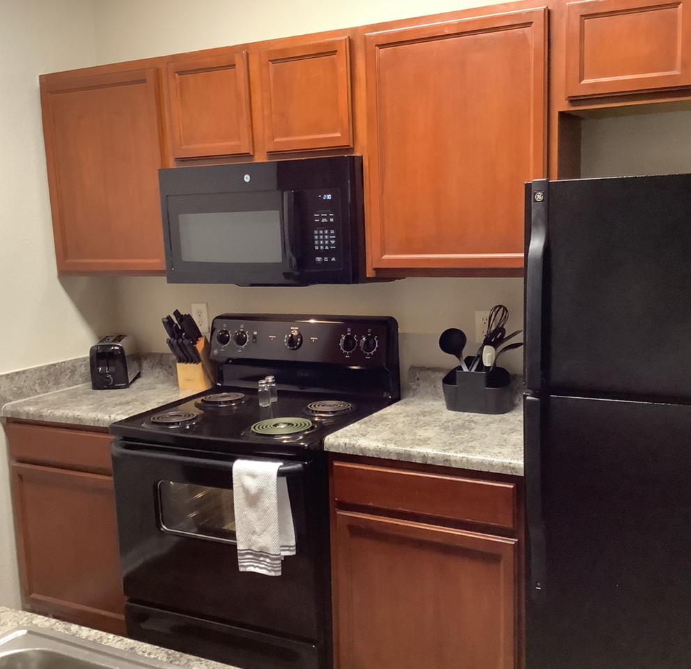 1460 Oakcrest Road - Photo 7 of 21