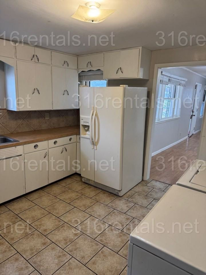 303 North Emporia Street - Photo 2 of 14