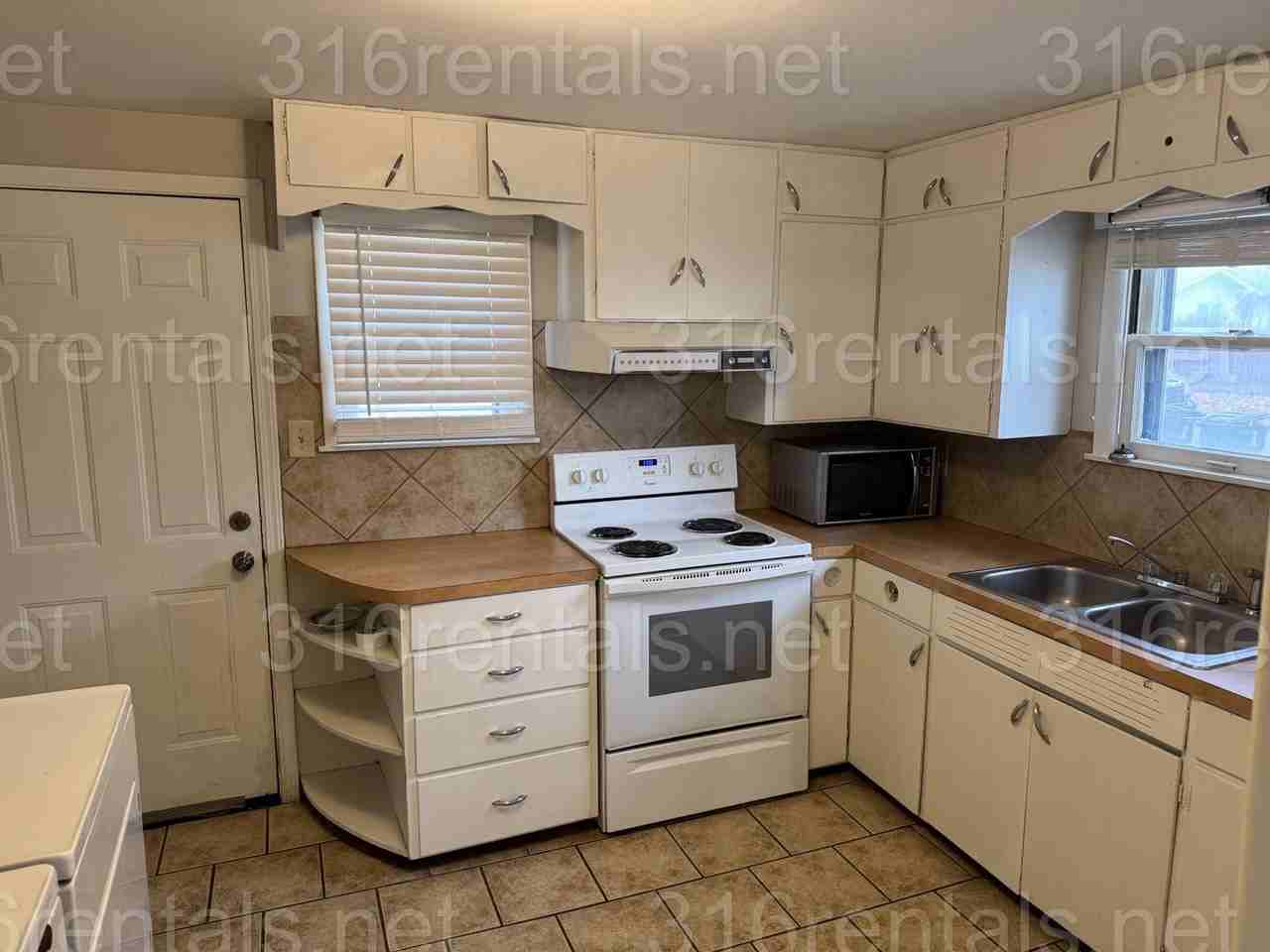 303 North Emporia Street - Photo 3 of 14