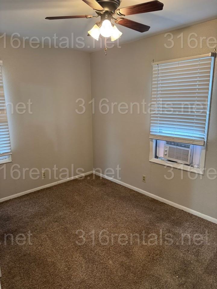 303 North Emporia Street - Photo 6 of 14