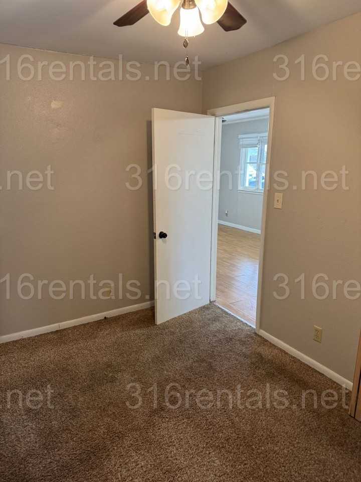 303 North Emporia Street - Photo 7 of 14