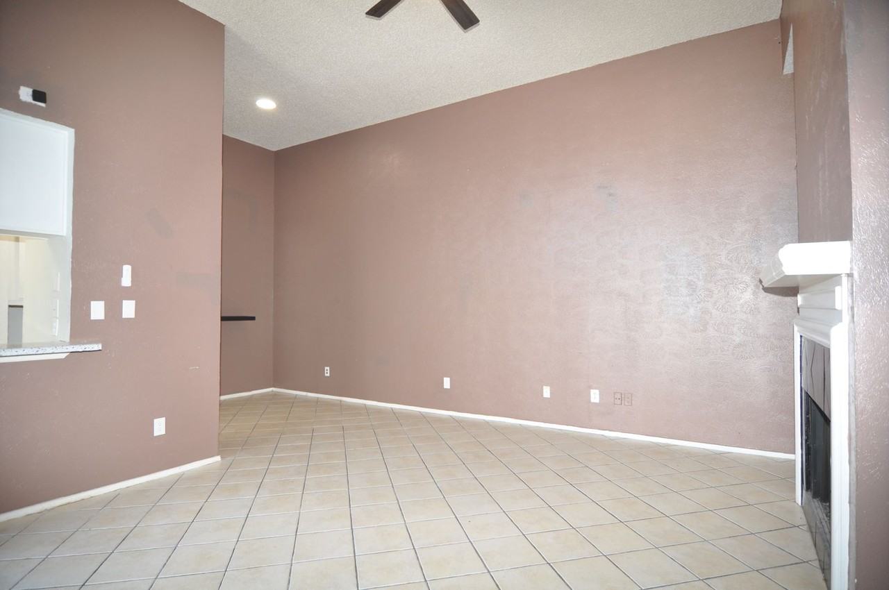 602 Bellaire Drive #B - Photo 4 of 15