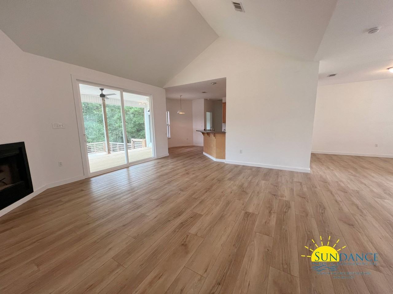 107 Steves Pl - Photo 5 of 31