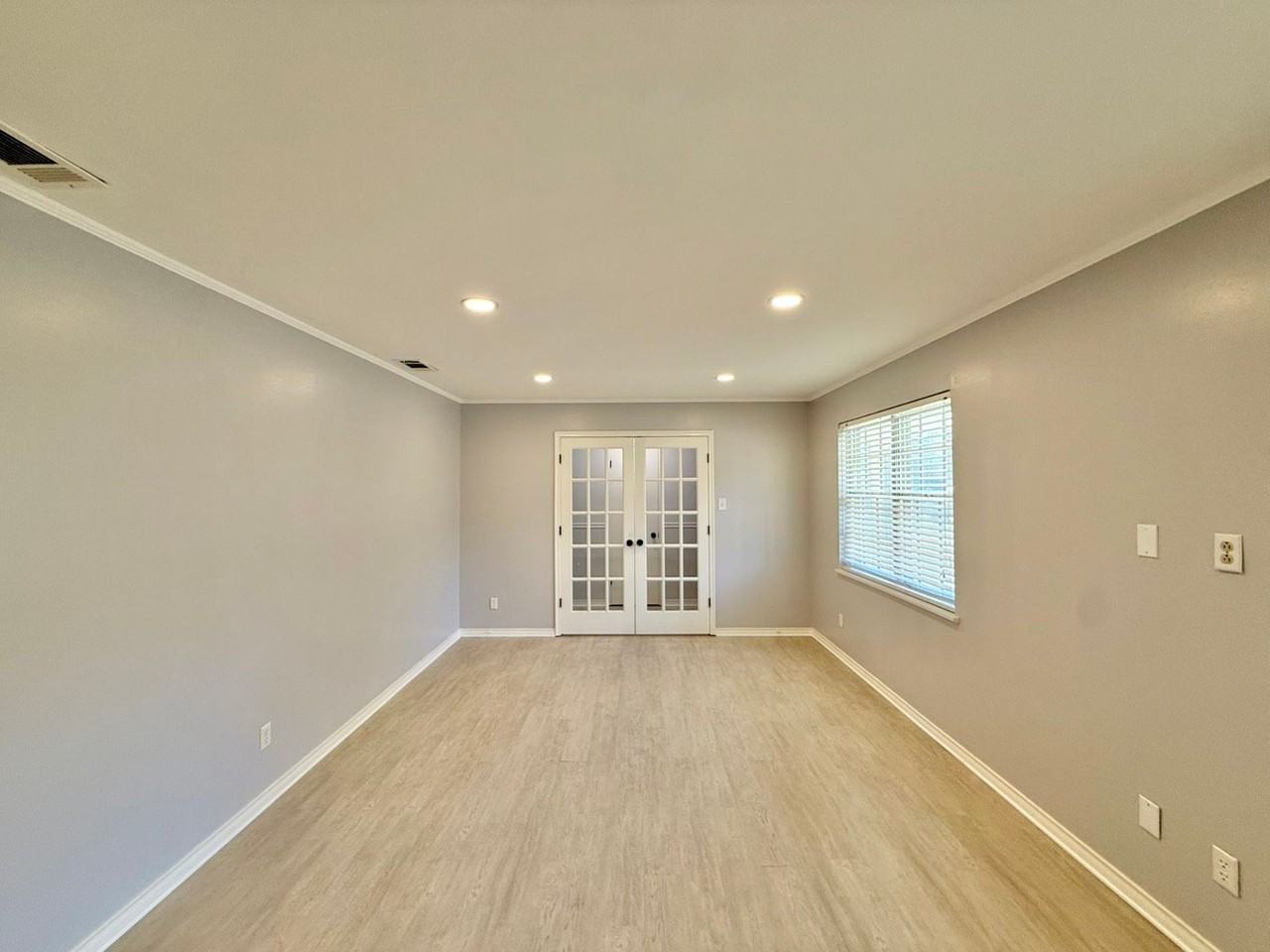 2530 Shenandoah Drive - Photo 4 of 22