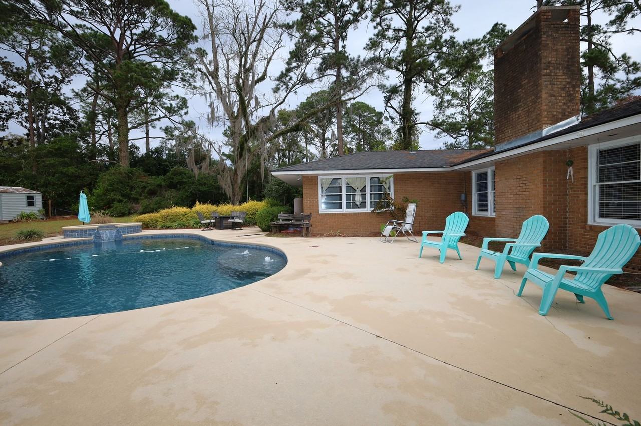 2524 Jerry Jones Drive - Photo 3 of 3