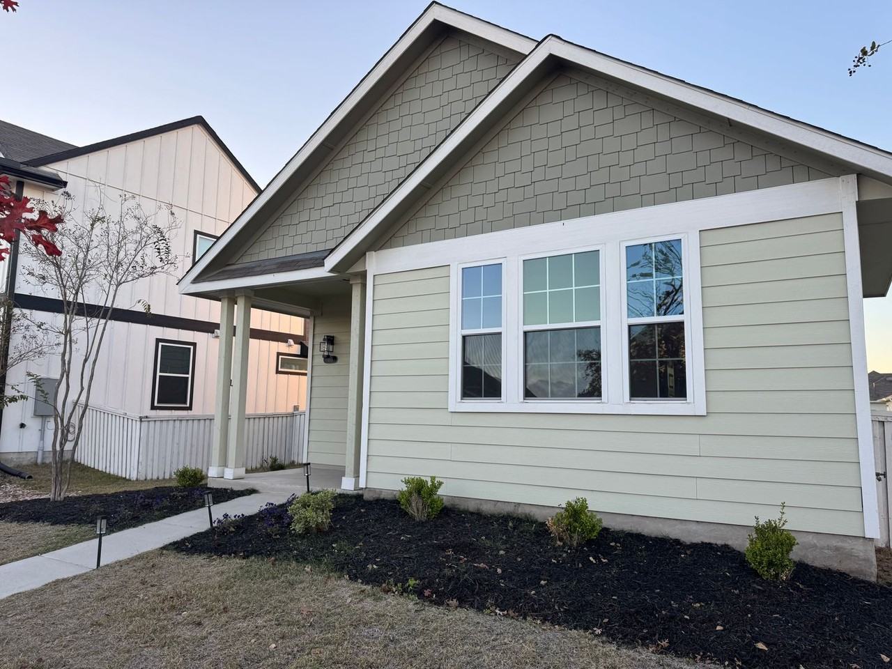 189 Fabion Street - Photo 4 of 33