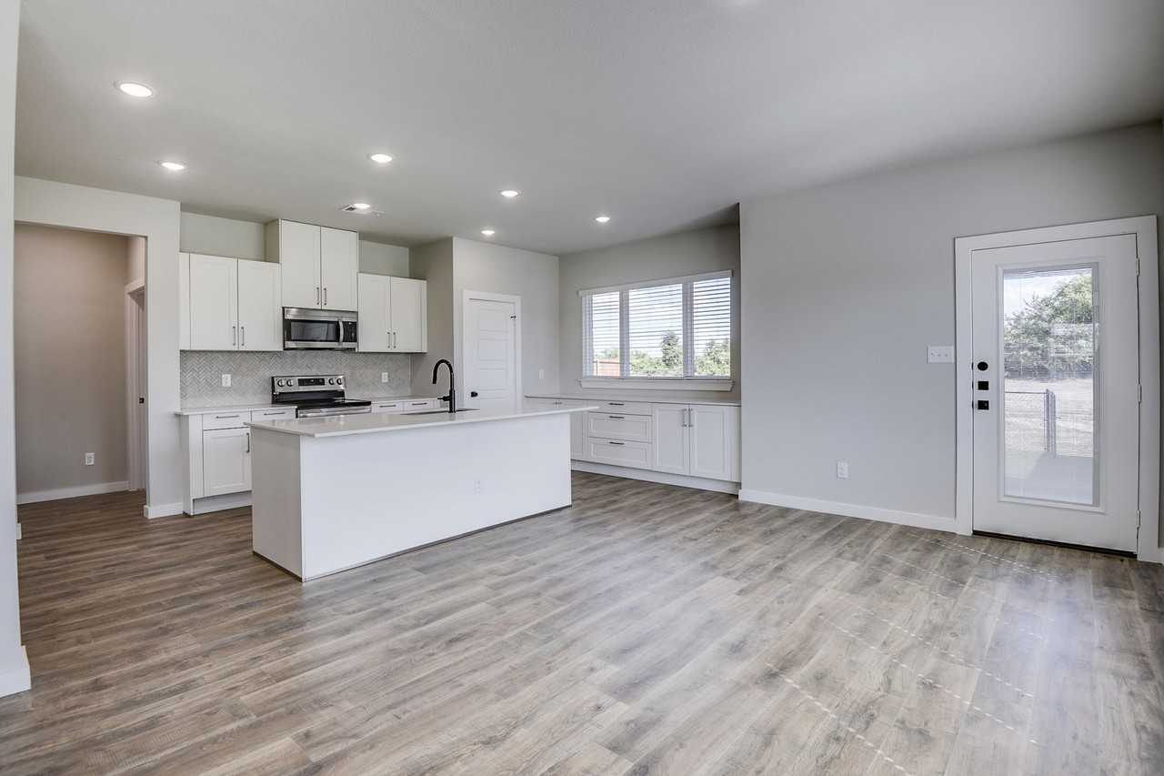 6830 Florence Street - Photo 4 of 22