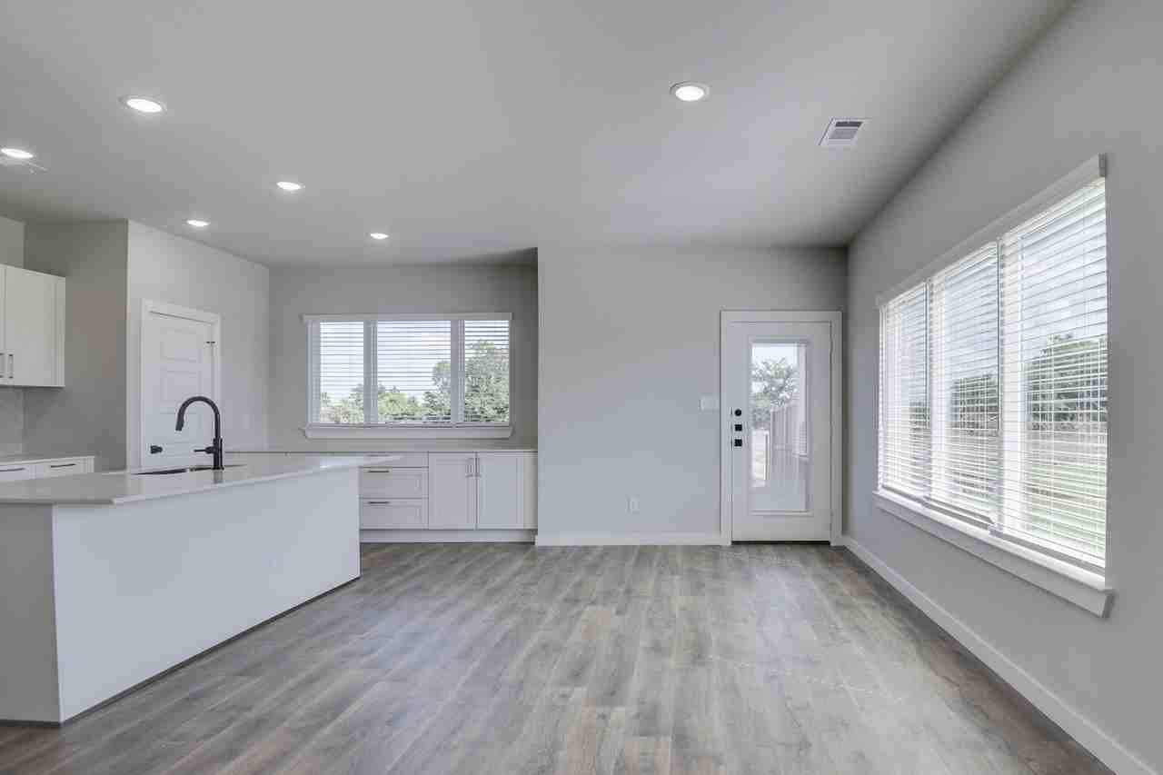 6832 Florence Dr - Photo 4 of 22