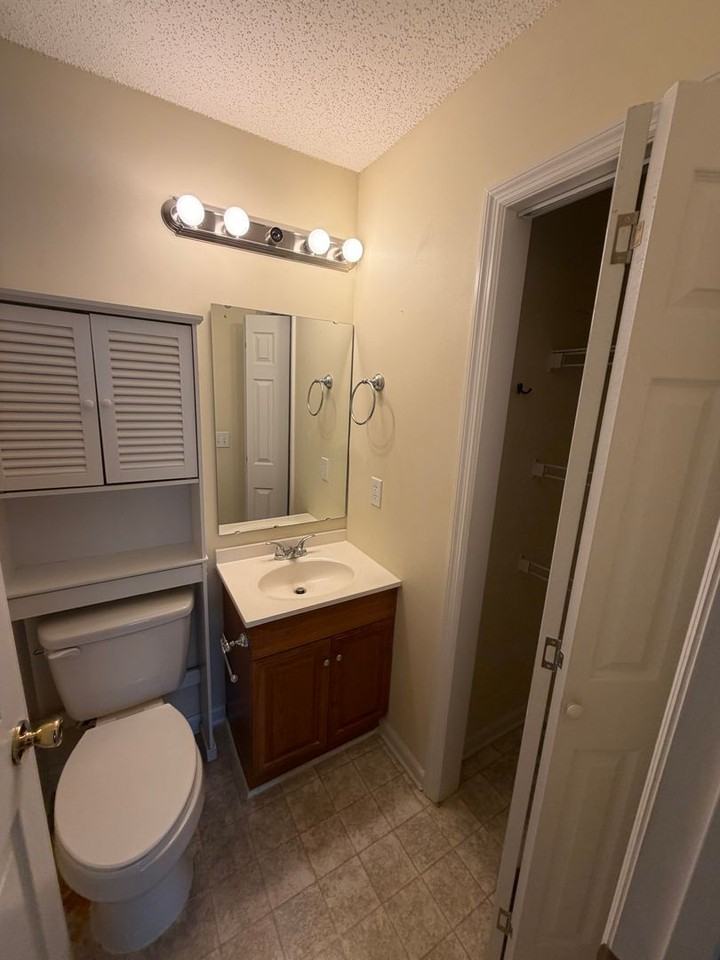 6280 Rolling Fork Rd - Photo 5 of 11