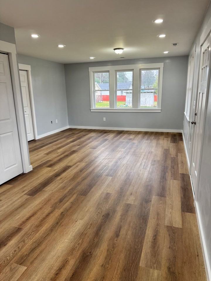 913 E Myrtle Ave #2 - Photo 2 of 13