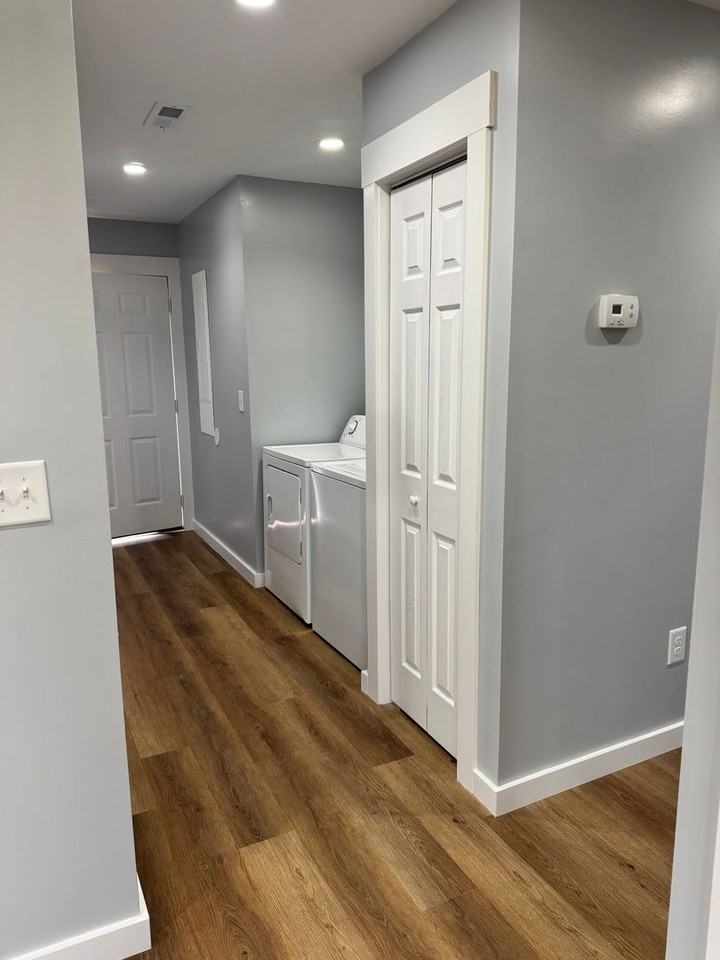 913 E Myrtle Ave #2 - Photo 4 of 13