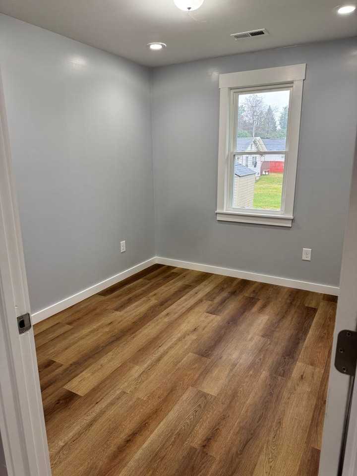 913 E Myrtle Ave #2 - Photo 7 of 13