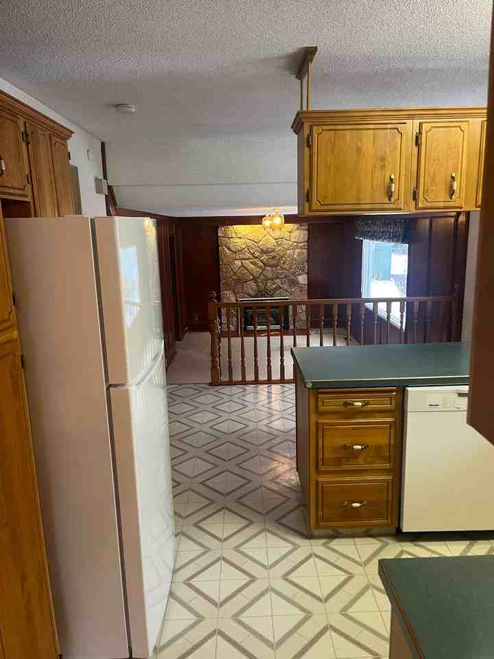 444 Willingdon Boulevard Southeast - Photo 6 of 21