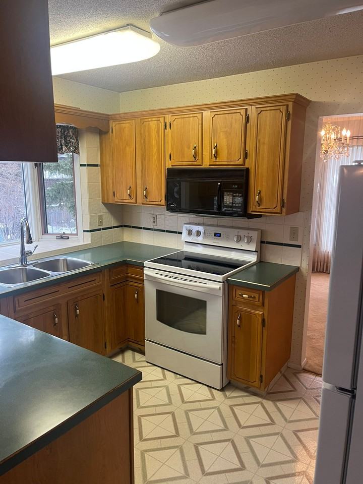 444 Willingdon Boulevard Southeast - Photo 5 of 21