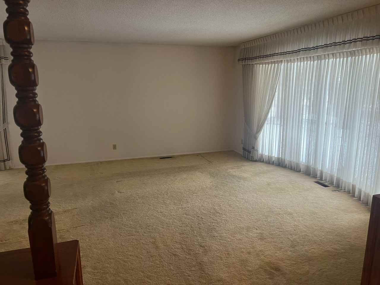 444 Willingdon Boulevard Southeast - Photo 3 of 21