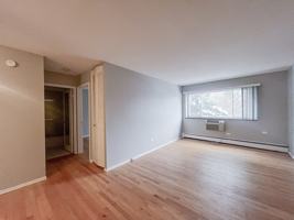 featured image of 736 West Buena Avenue #402
