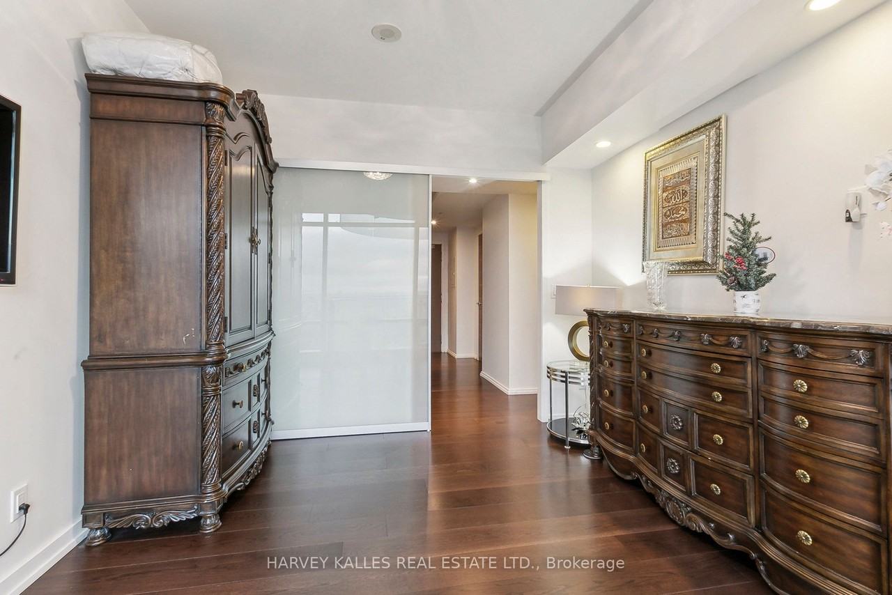 1 Bloor Street East #6801 - Photo 2 of 21