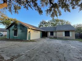 featured image of 221 San Saba Drive