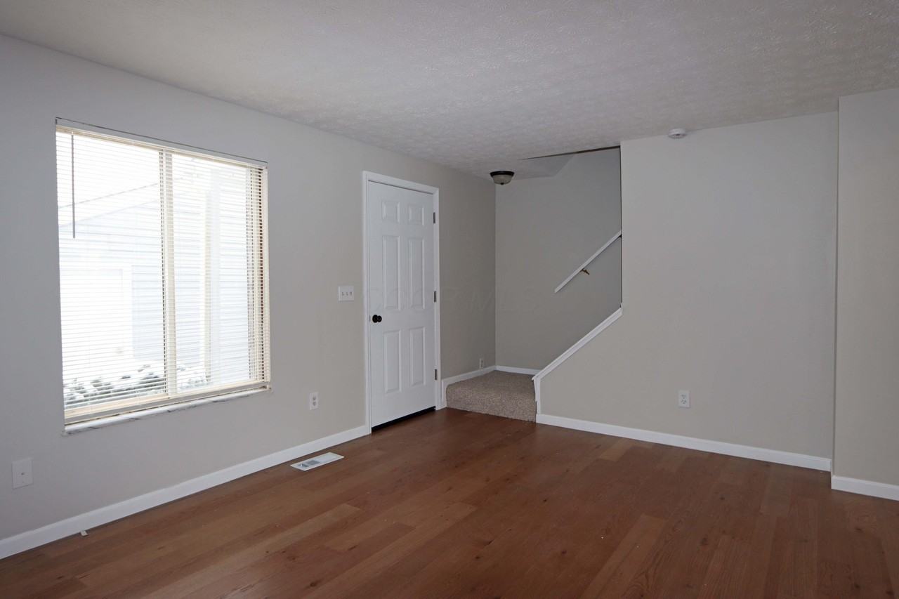 5740 Vestry Ct - Photo 4 of 44