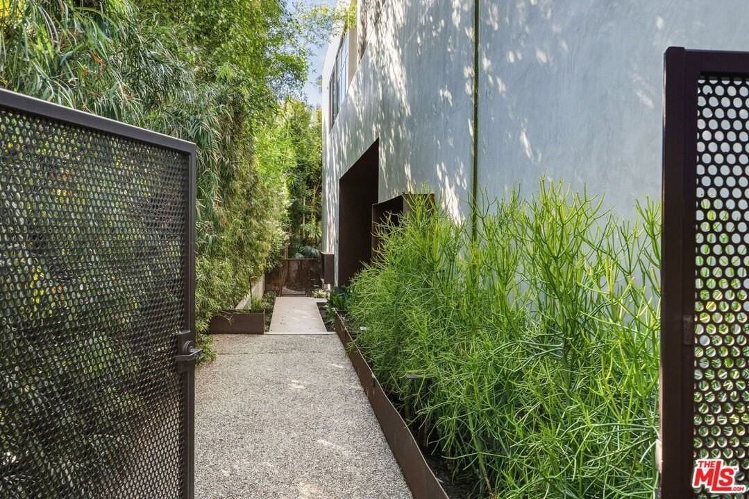 1849 Fox Hills Drive #DOS - Photo 5 of 50