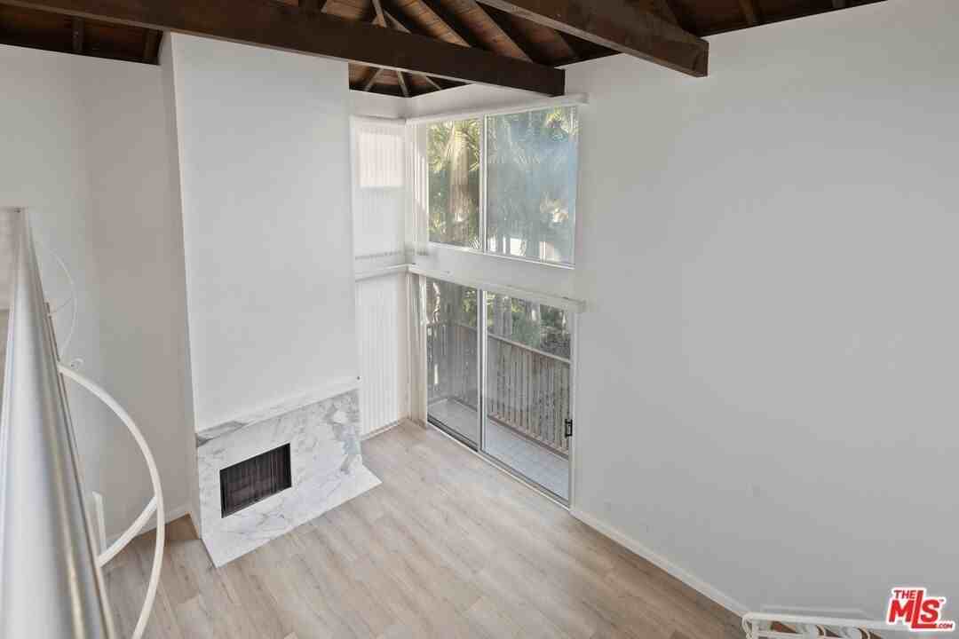 122 Buccaneer Street #3 - Photo 4 of 31