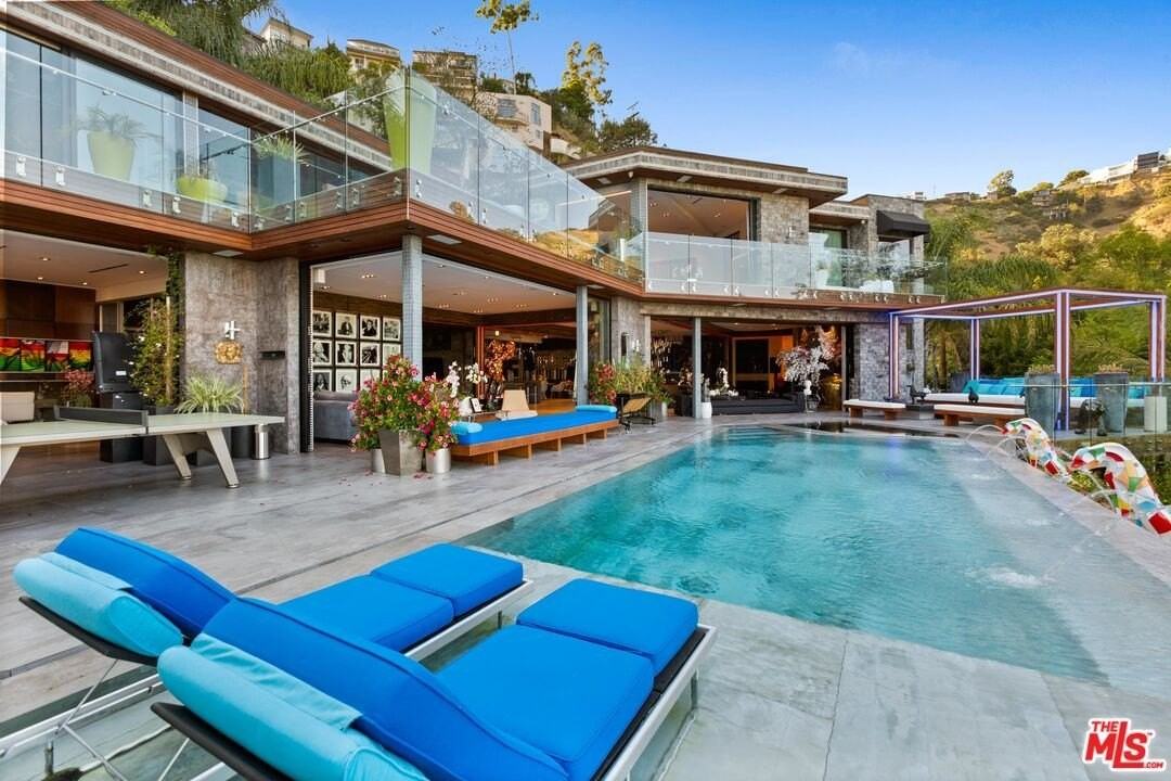 8356 Sunset View Drive - Photo 2 of 50