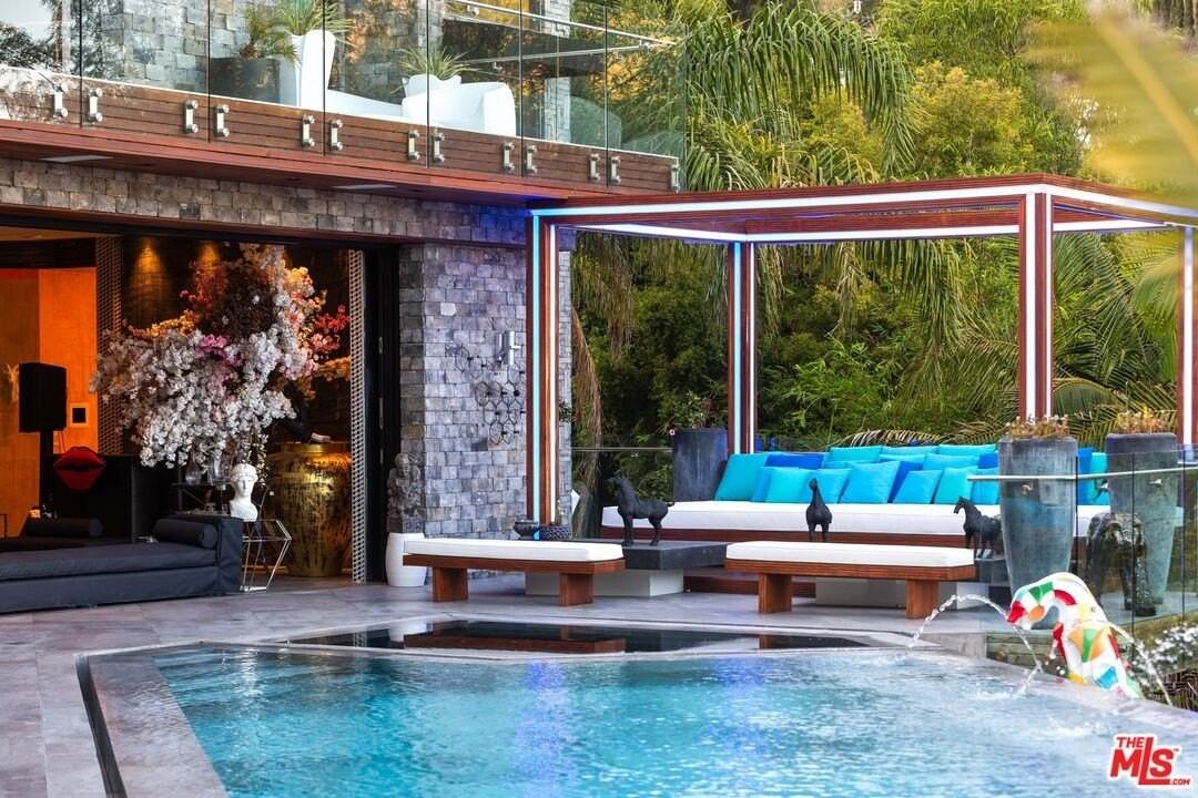 8356 Sunset View Drive - Photo 3 of 50