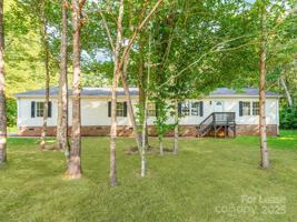 featured image of 1219 Foxlaire Drive