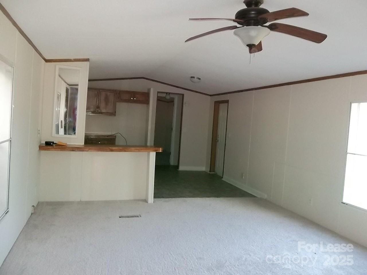 150 Thornwood Lane - Photo 3 of 8