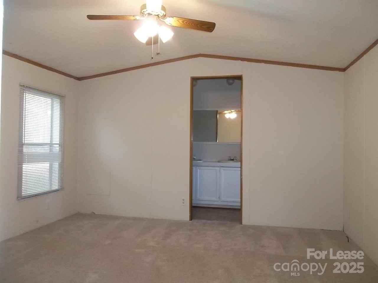 150 Thornwood Lane - Photo 5 of 8