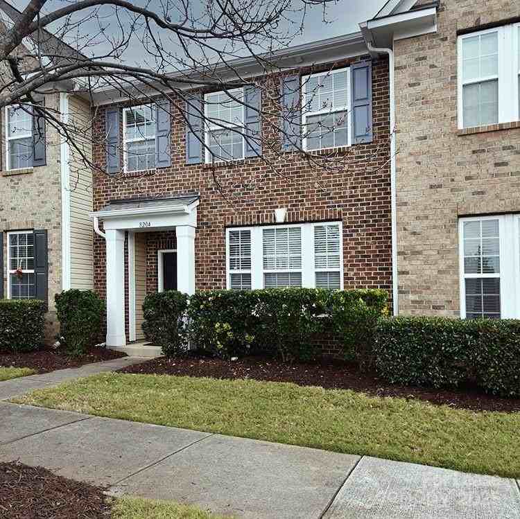 8204 Viewpoint Lane - Photo 2 of 27