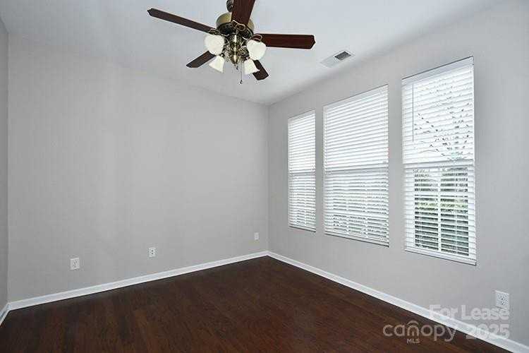 8204 Viewpoint Lane - Photo 4 of 27