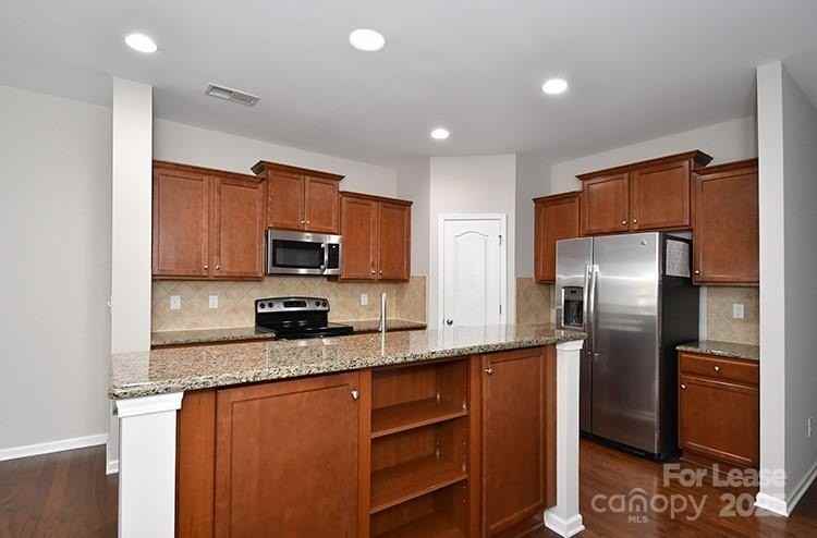 8204 Viewpoint Lane - Photo 5 of 27