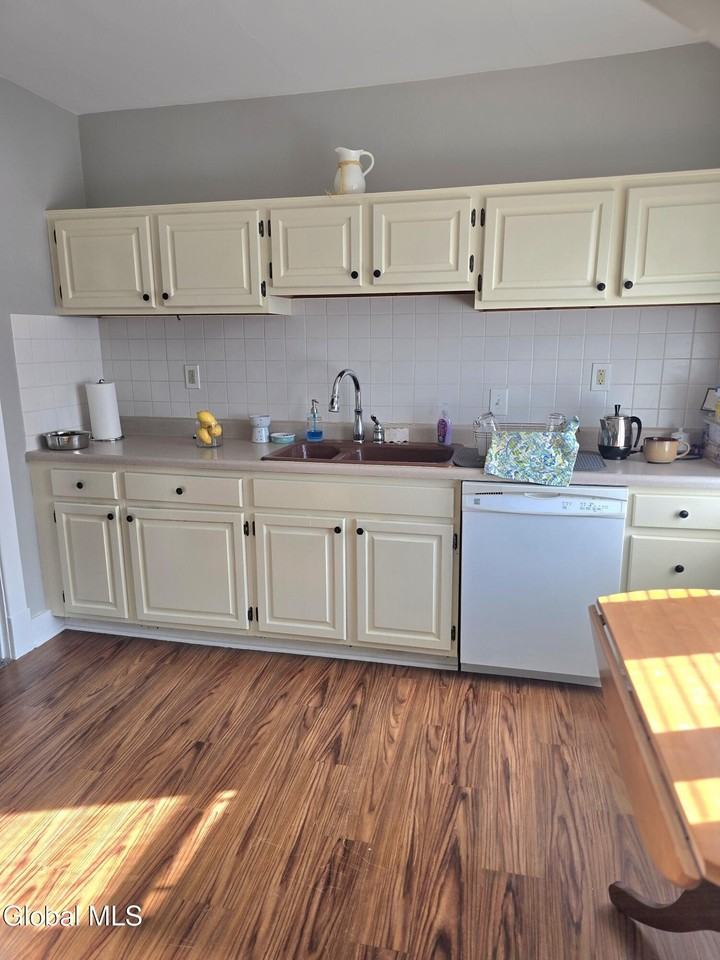 31 Terrace Ave Apt 2 #2 - Photo 5 of 14