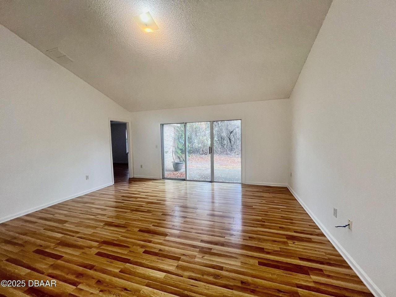 11 Plainview Drive #A - Photo 6 of 27