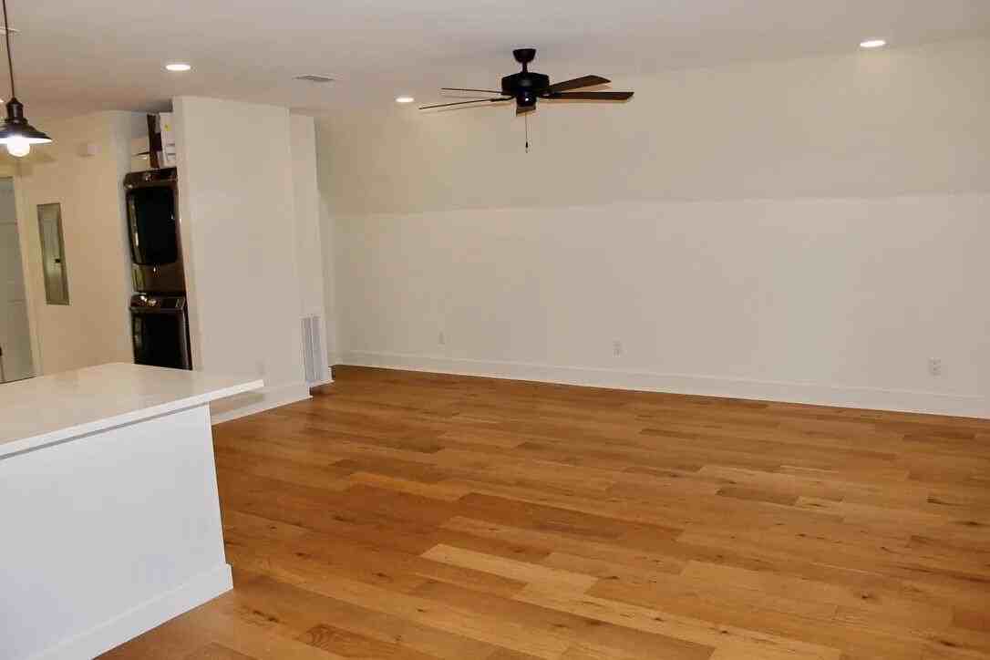 54 Davis St - Photo 6 of 14