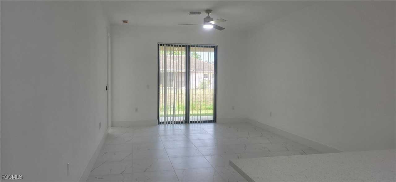 925 Chenault Street - Photo 5 of 16